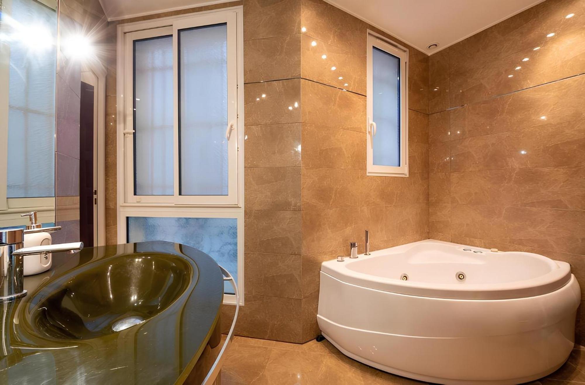Luxury Style Appartement, Arc De Triomphe - Champs Elysees Paris Dış mekan fotoğraf